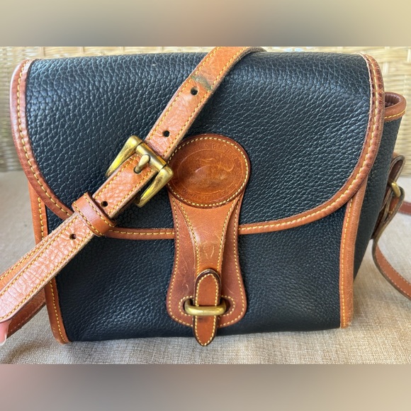 Vintage Dooney & Bourke Essex Crossbody AWL Bag - Picture 12 of 15